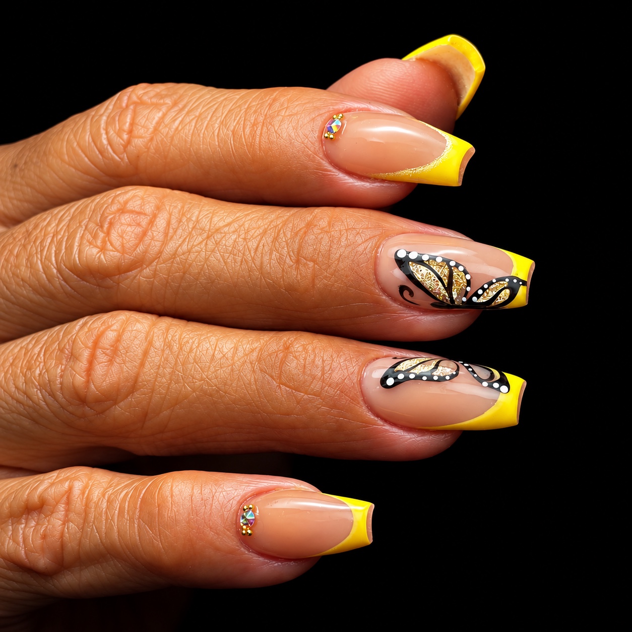Trabajo real de uñas en Experience Salon PR